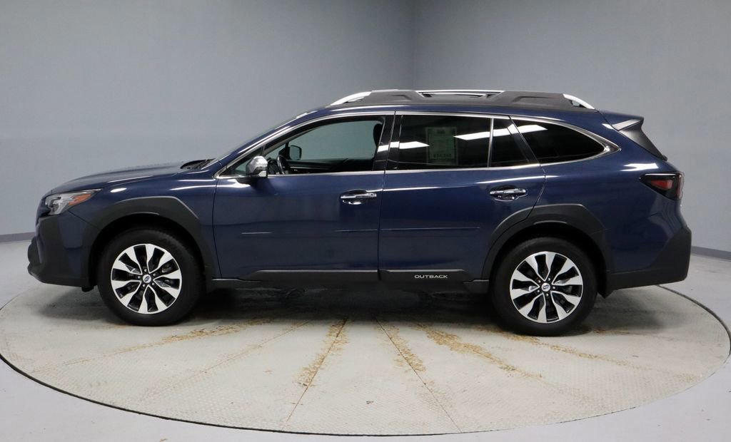 Used 2023 Subaru Outback Touring XT image 2
