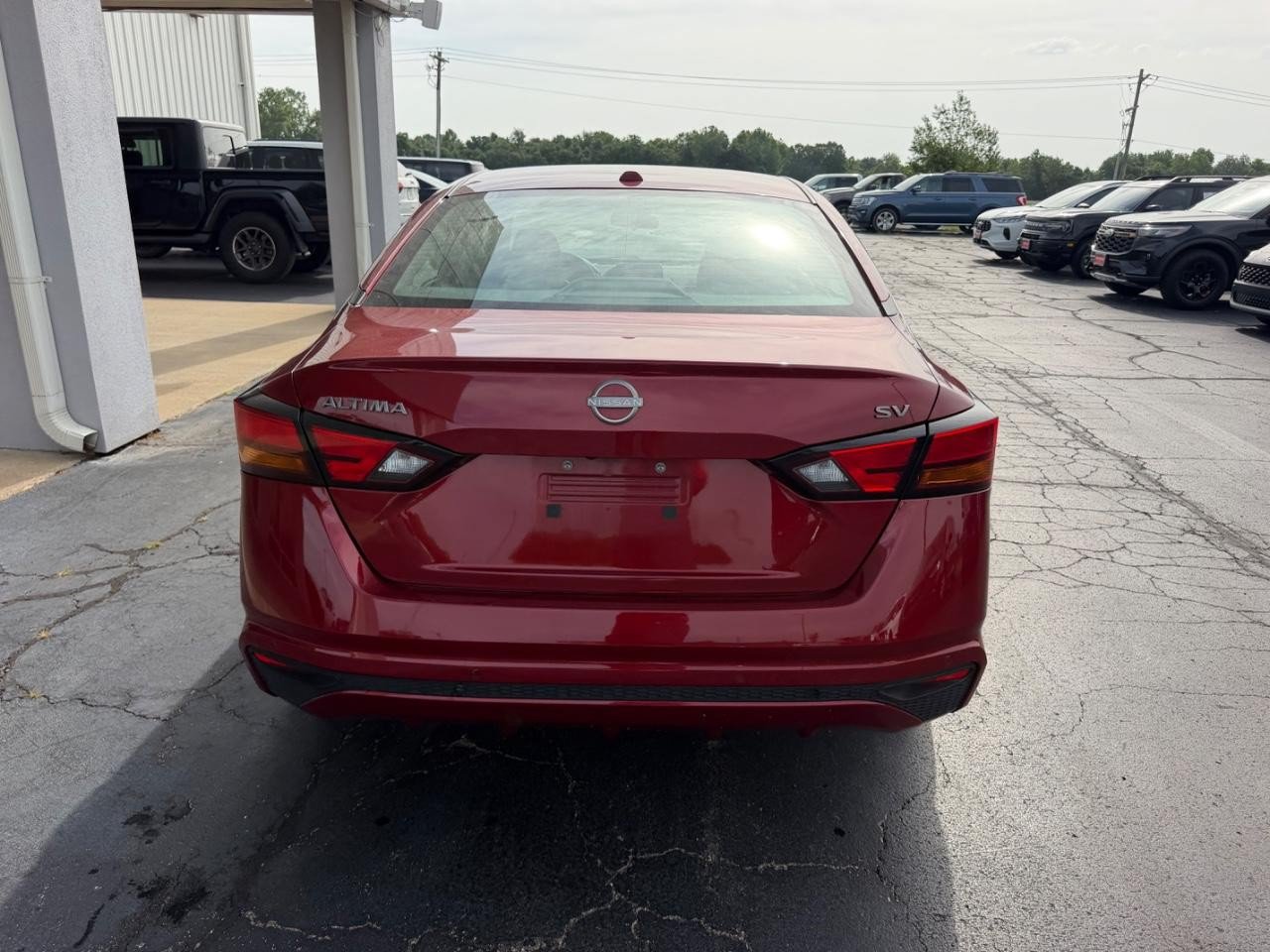 Used 2024 Nissan Altima 2.5 SV FWD image 4