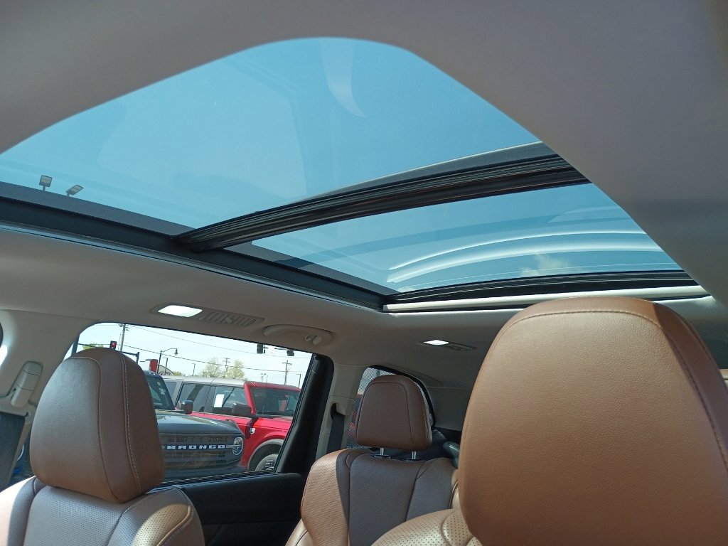 Used 2022 Subaru Ascent Touring AWD/4WD image 15