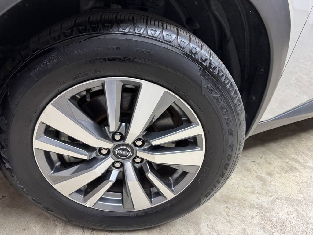 Used 2025 Nissan Pathfinder SL AWD/4WD image 28