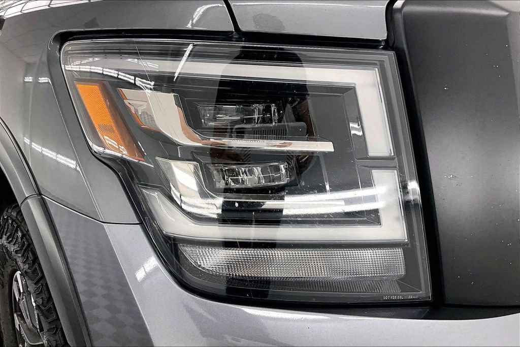 Used 2021 Nissan Titan PRO-4X w/ Pro-4x Convenience Package AWD/4WD image 30