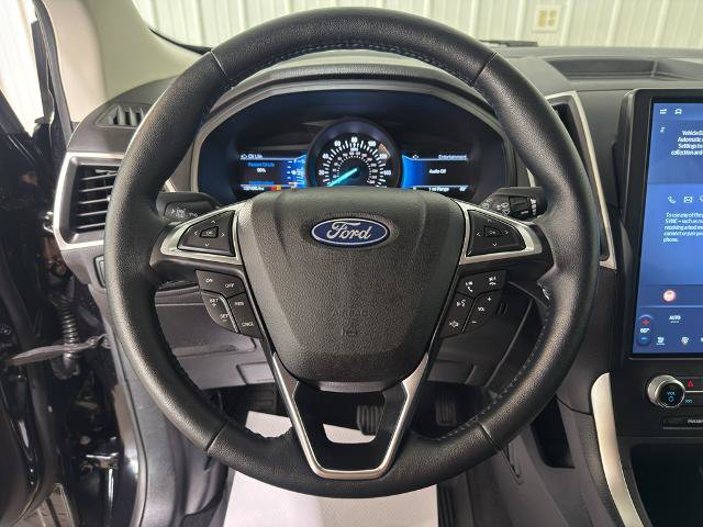 Certified 2024 Ford Edge SEL w/ Convenience Package AWD/4WD image 3