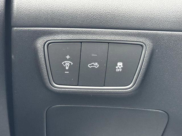 Used 2024 Hyundai Santa Cruz SEL image 16