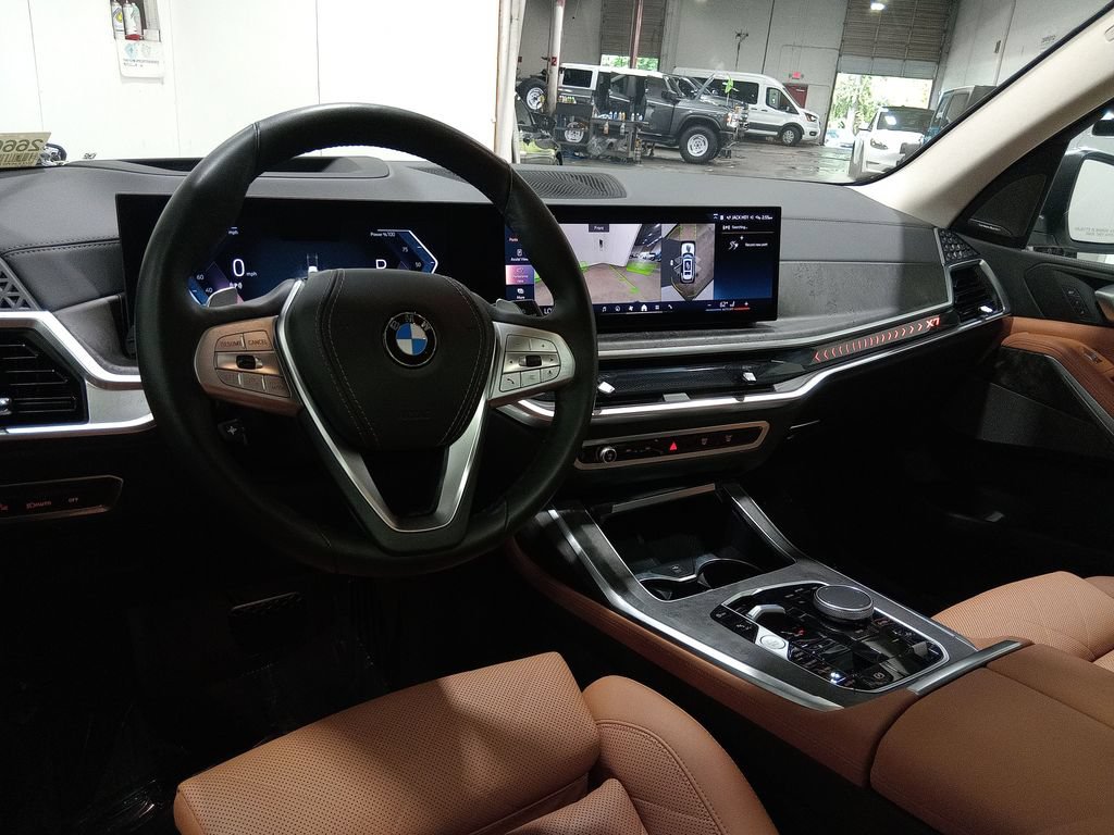 Used 2024 BMW X7 xDrive40i w/ Premium Package AWD/4WD image 15