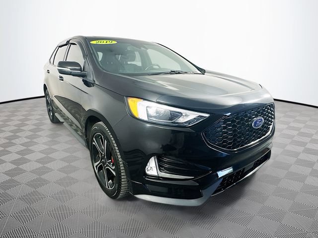 Certified 2019 Ford Edge ST w/ Cold Weather Package AWD/4WD image 4