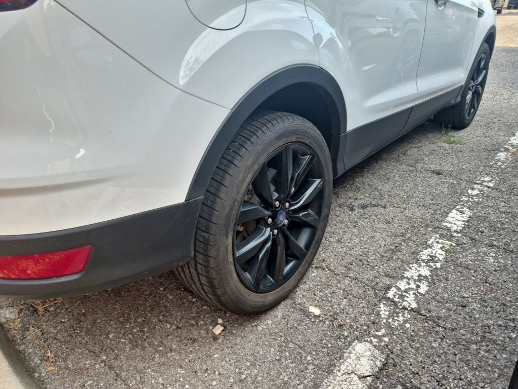 Certified 2019 Ford Escape SE FWD image 18