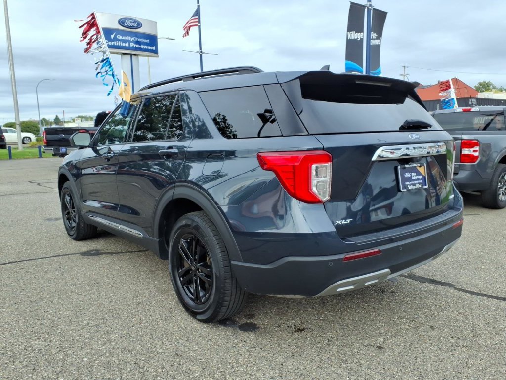 Certified 2023 Ford Explorer XLT w/ Equipment Group 202A AWD/4WD image 9