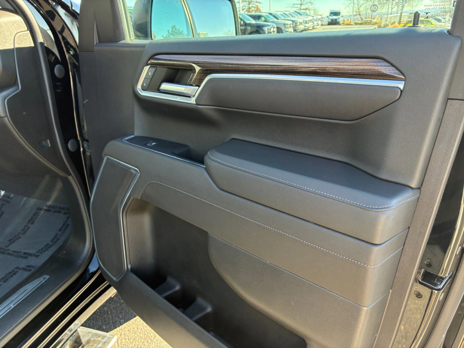 Used 2022 Chevrolet Silverado 1500 LT image 16