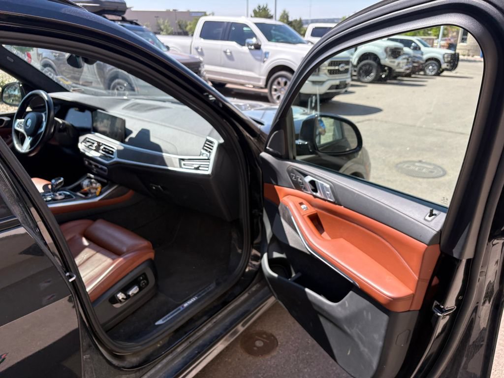 Used 2022 BMW X7 M50i AWD/4WD image 30