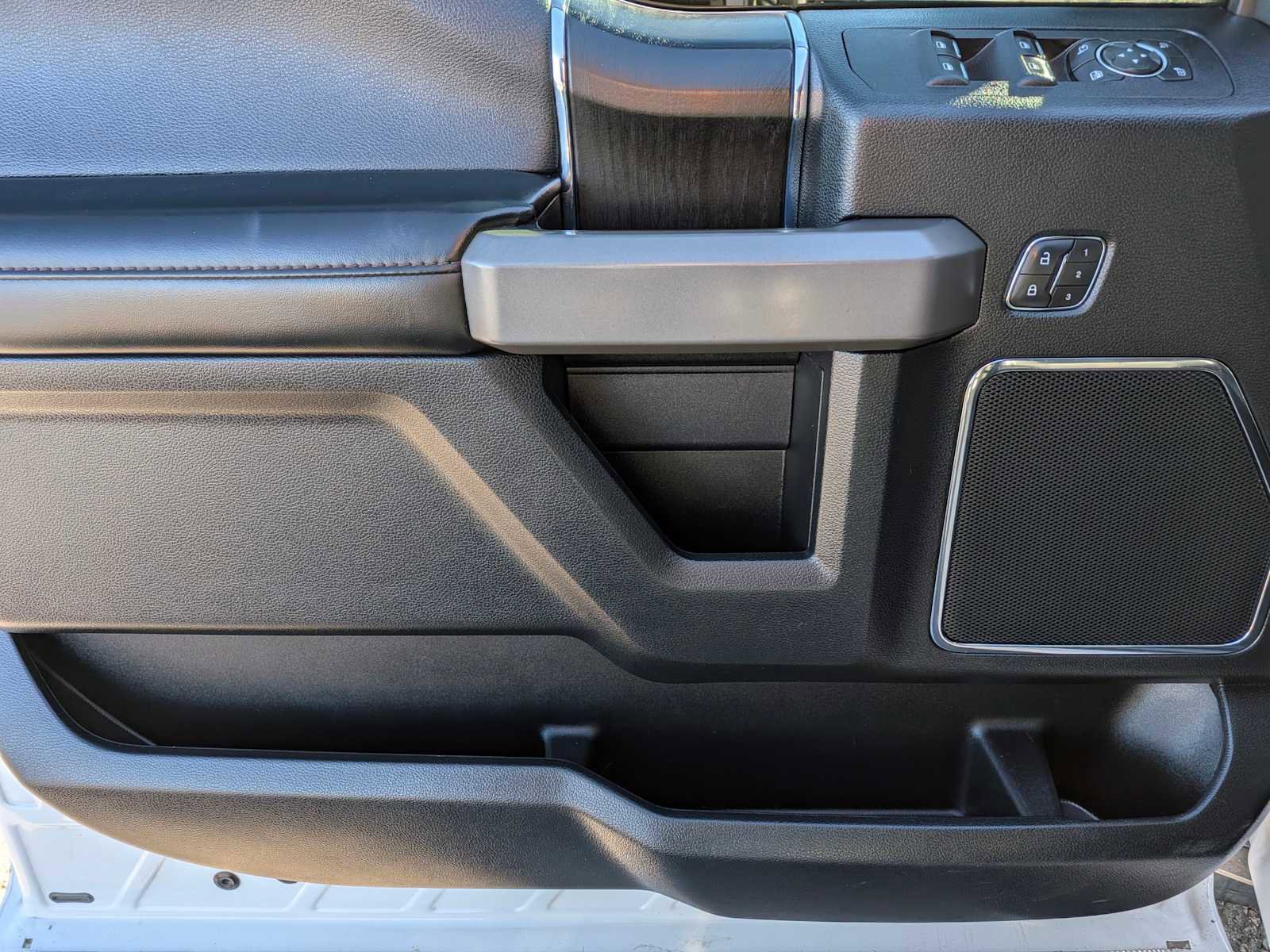 Certified 2019 Ford F150 Platinum w/ Technology Package image 17