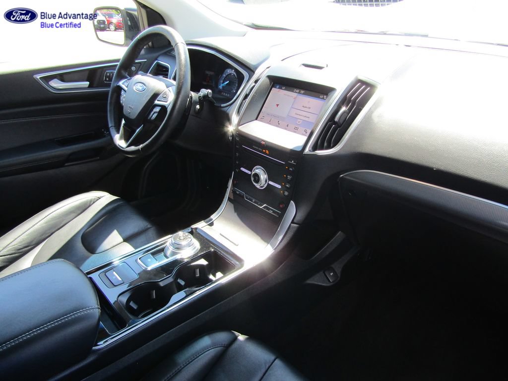 Certified 2019 Ford Edge Titanium w/ Cold Weather Package AWD/4WD image 24