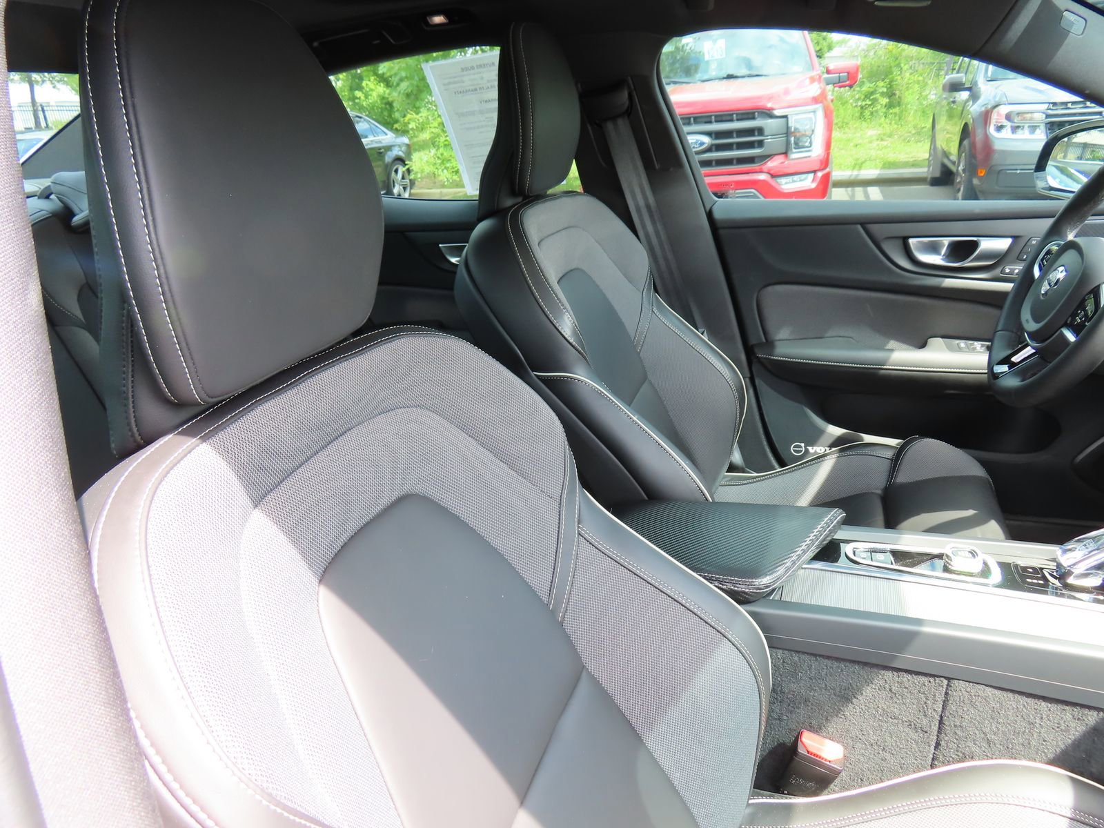 Used 2024 Volvo S60 B5 Plus w/ Climate Package AWD/4WD image 33
