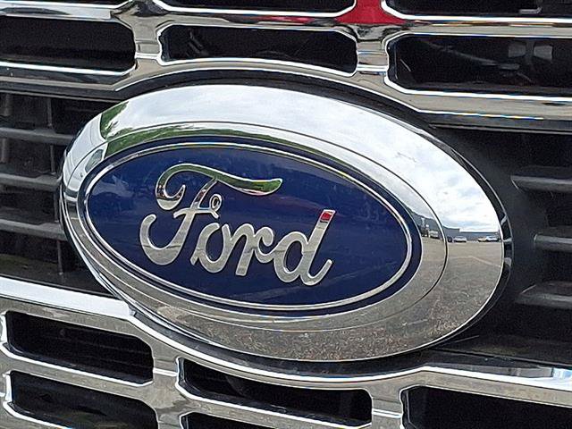Certified 2025 Ford F550 4x4 Crew Cab image 10