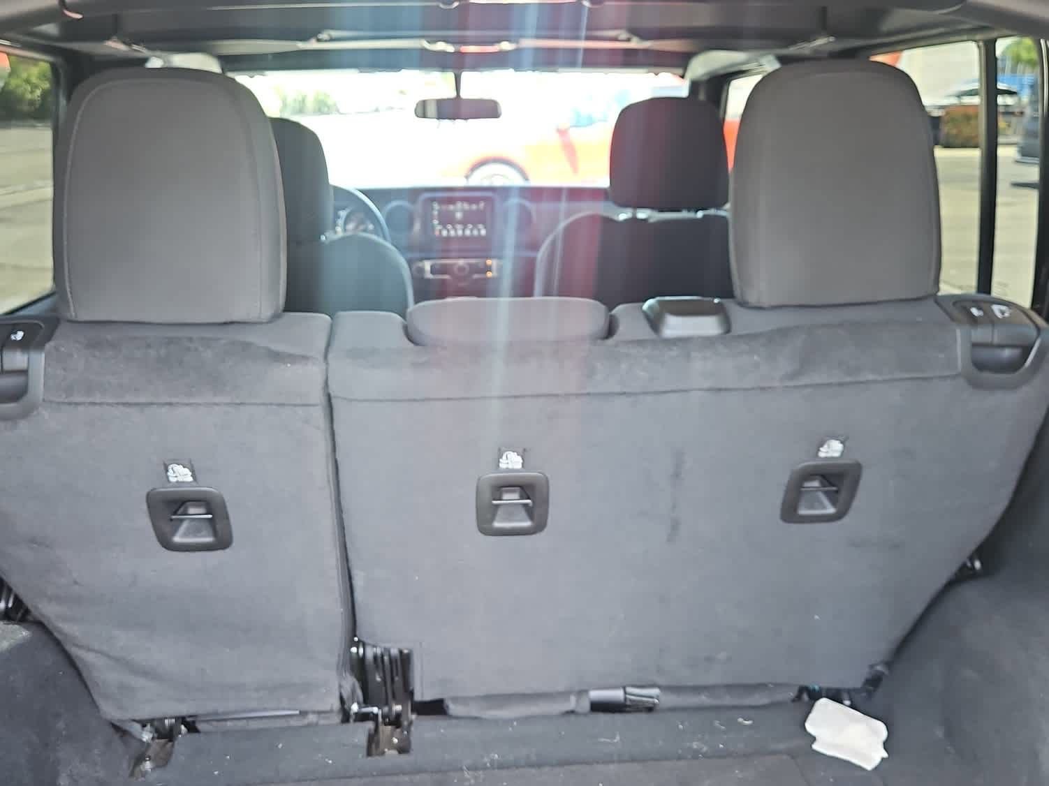 Used 2022 Jeep Wrangler Unlimited Sport AWD/4WD image 9