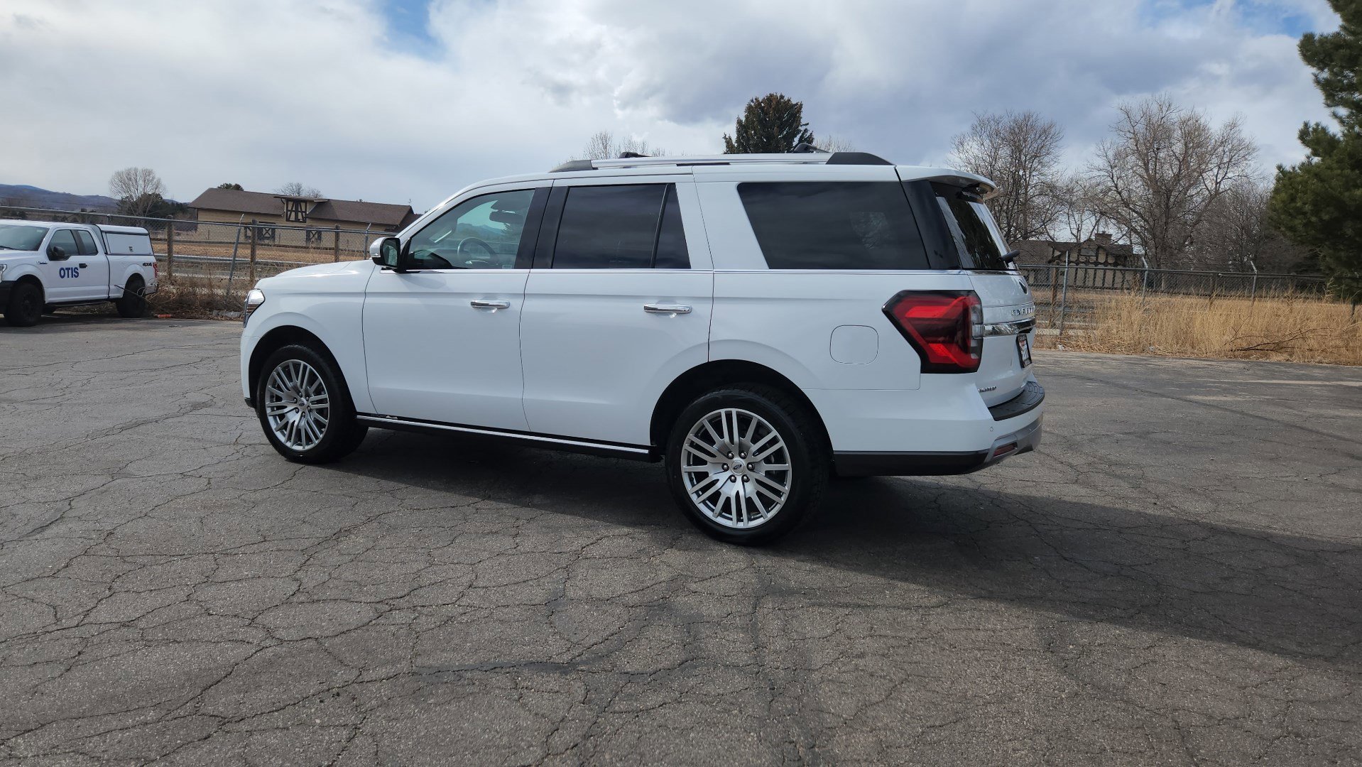 Certified 2024 Ford Expedition Limited image 9