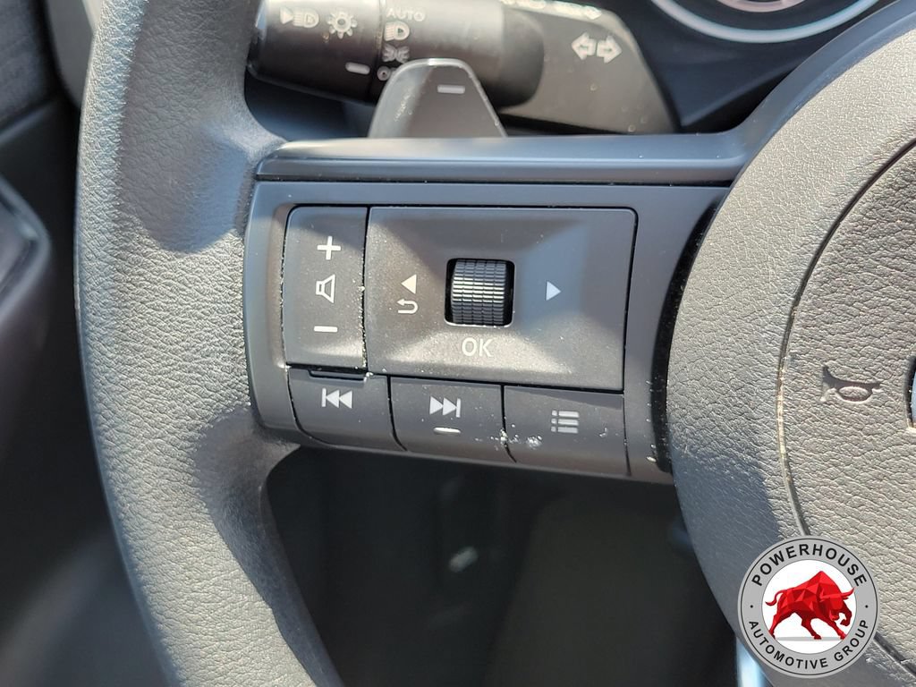 Used 2023 Nissan Rogue S FWD image 27