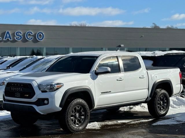 Used 2019 Toyota Tacoma TRD Off-Road w/ Technology Package image 32