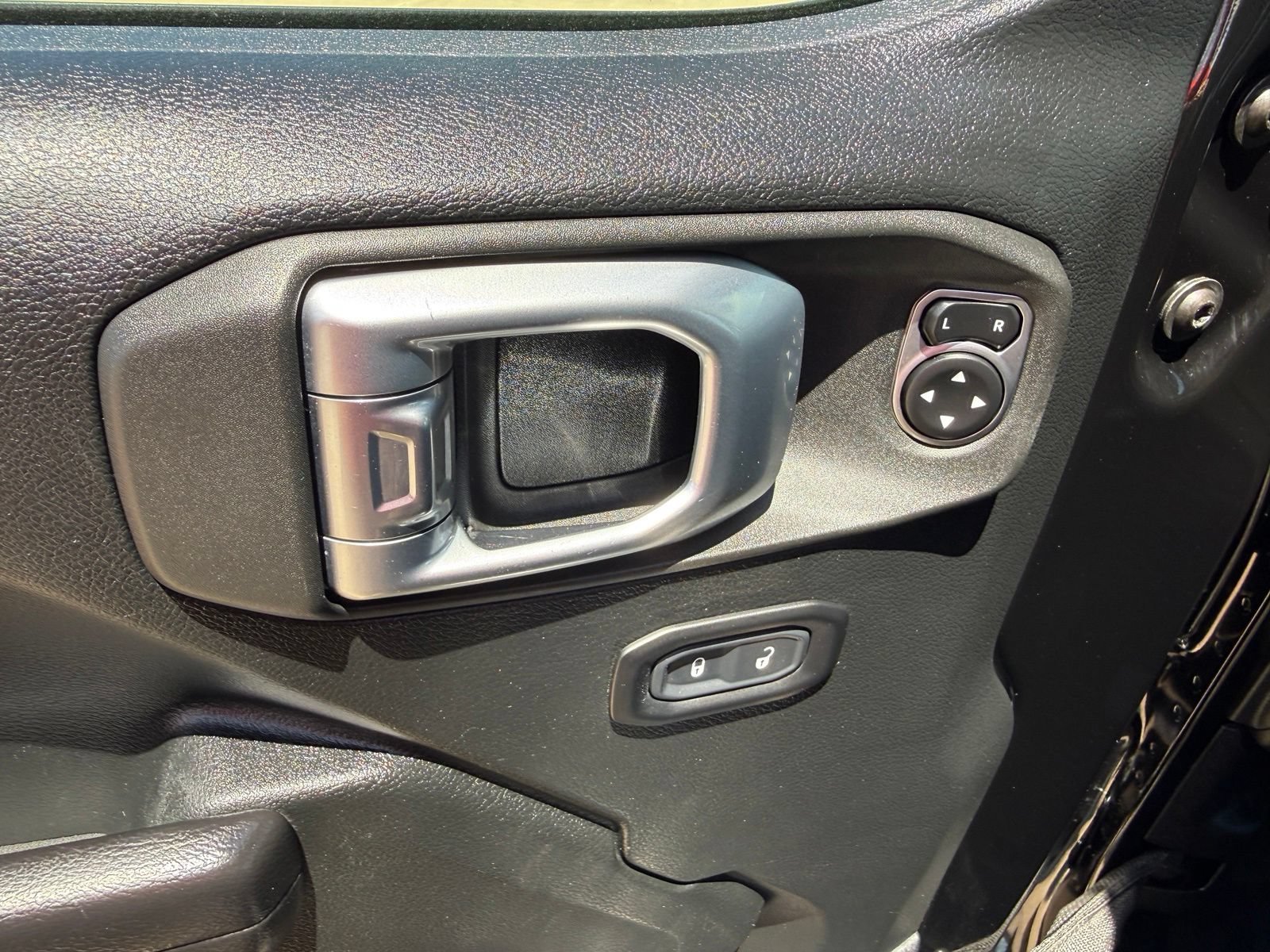 Used 2020 Jeep Wrangler Unlimited Sport S AWD/4WD image 14