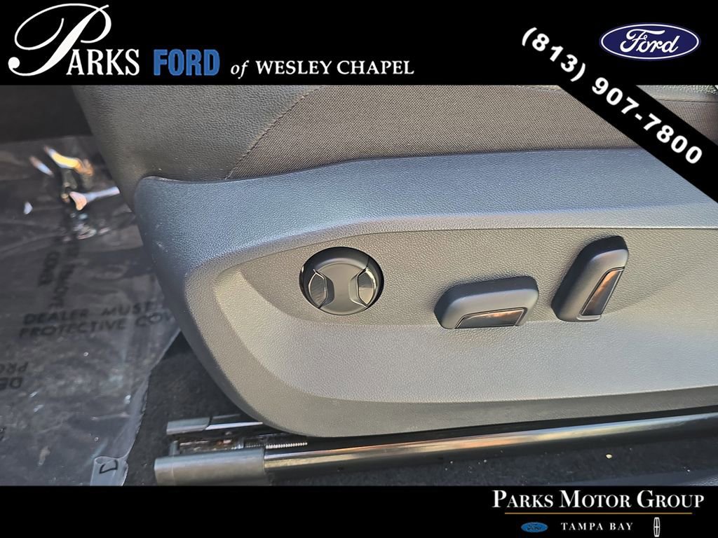 Used 2023 Volkswagen Tiguan SE w/ Panoramic Sunroof Package FWD image 18