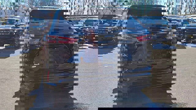 Certified 2022 Ford Edge SE w/ Black Appearance Package image 6