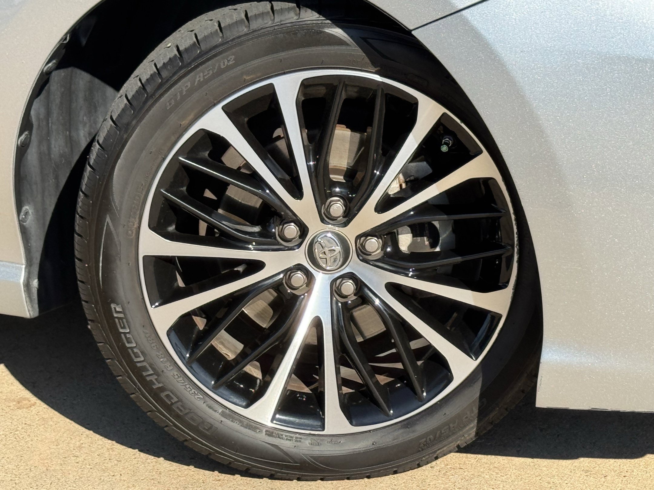 Used 2018 Toyota Camry SE FWD image 33