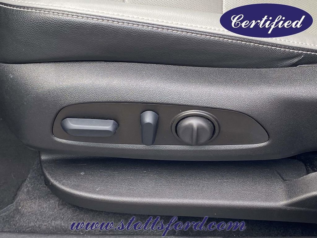 Used 2023 GMC Terrain SLT w/ Tech Package image 14