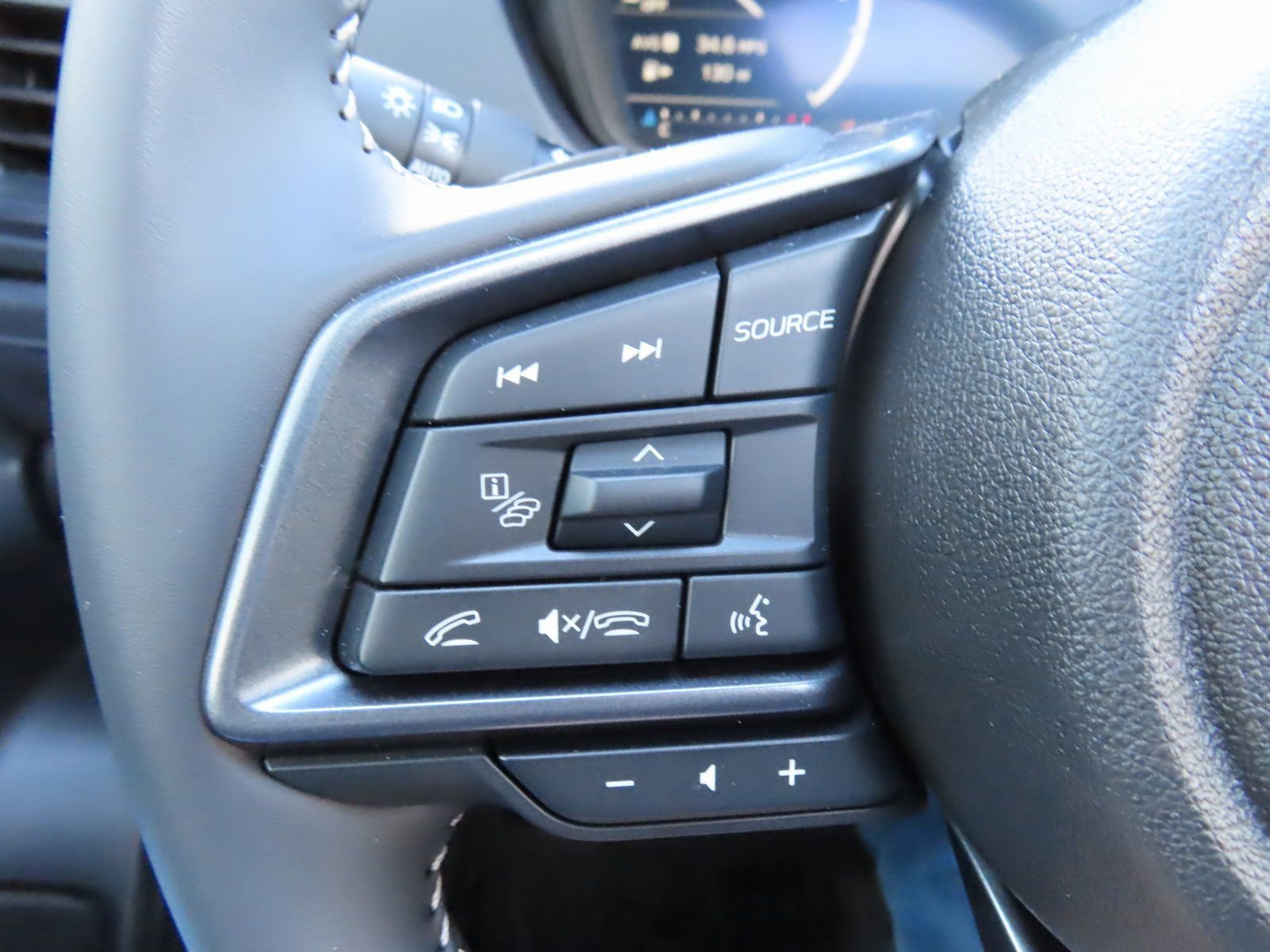 Used 2025 Subaru Forester Limited w/ Popular Package image 19