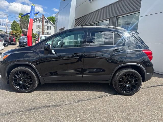 Used 2022 Chevrolet Trax LT w/ Midnight Edition AWD/4WD image 9