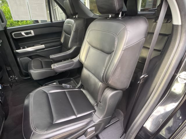 Certified 2021 Ford Explorer XLT w/ Equipment Group 202A AWD/4WD image 38