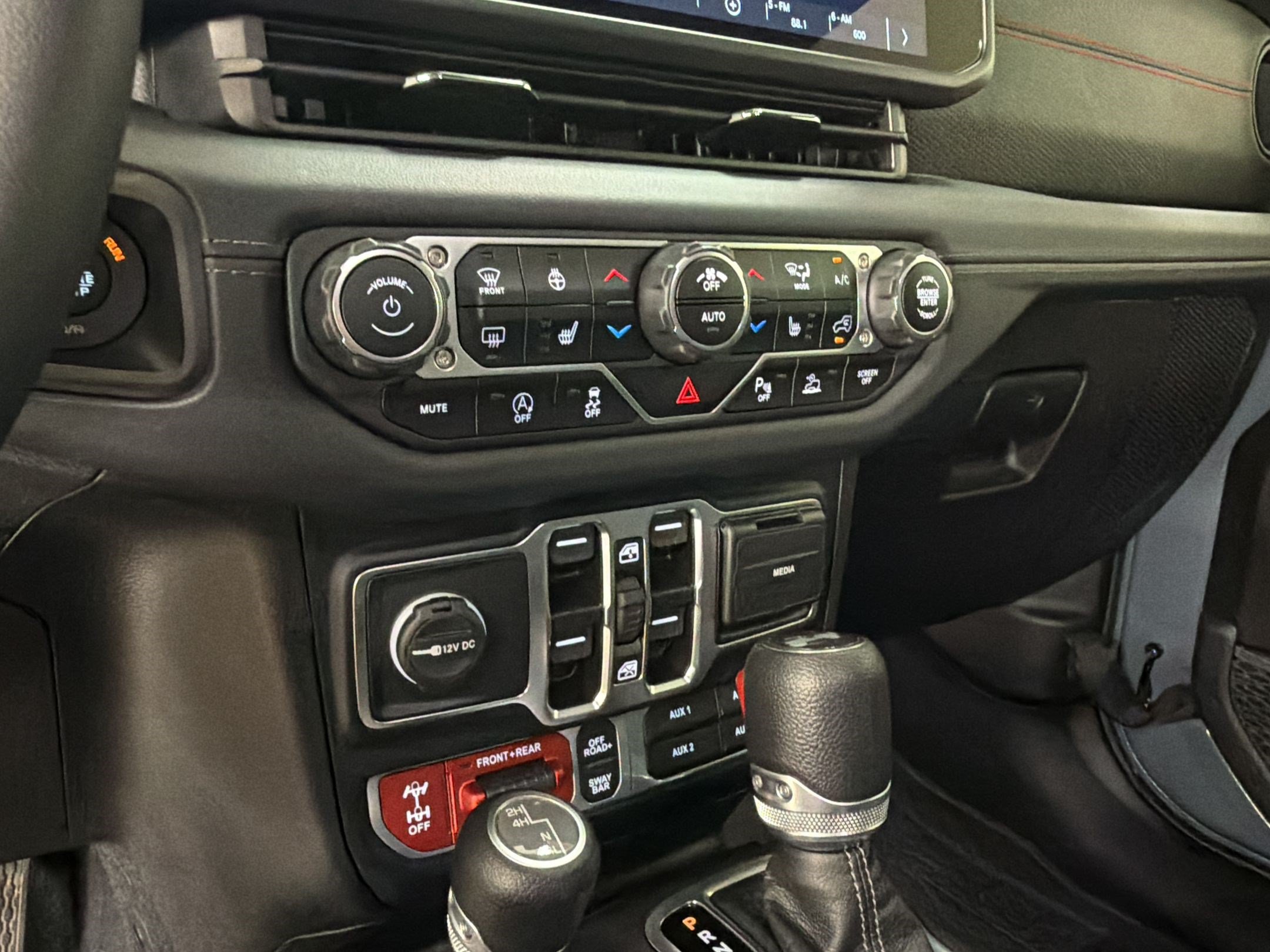 Used 2024 Jeep Wrangler Unlimited Rubicon w/ Safety Group AWD/4WD image 20