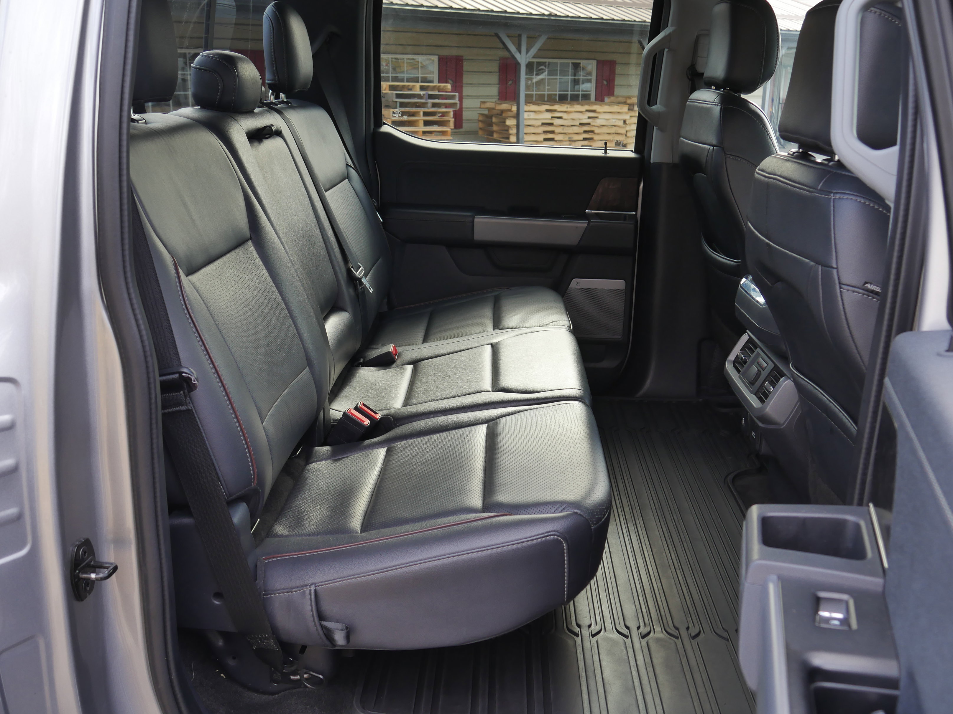 Certified 2021 Ford F150 Lariat w/ Equipment Group 502A High image 31