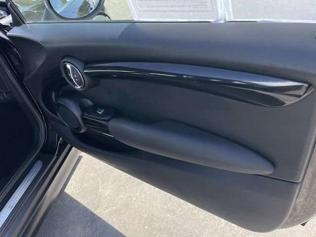 Used 2019 MINI Cooper S w/ Signature Upholstery Package FWD image 23