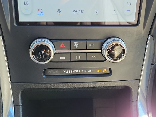 Certified 2024 Ford Edge Titanium w/ Equipment Group 301A AWD/4WD image 23