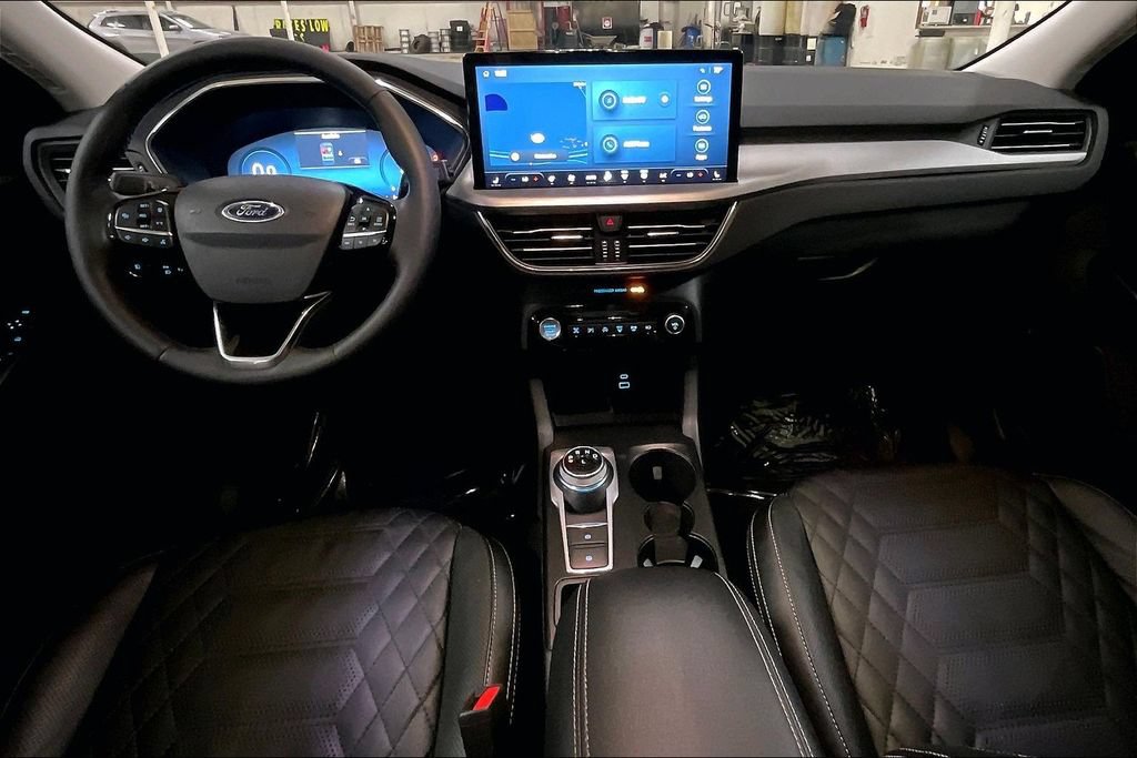 Certified 2023 Ford Escape Platinum w/ Premium Technology Package AWD/4WD image 14