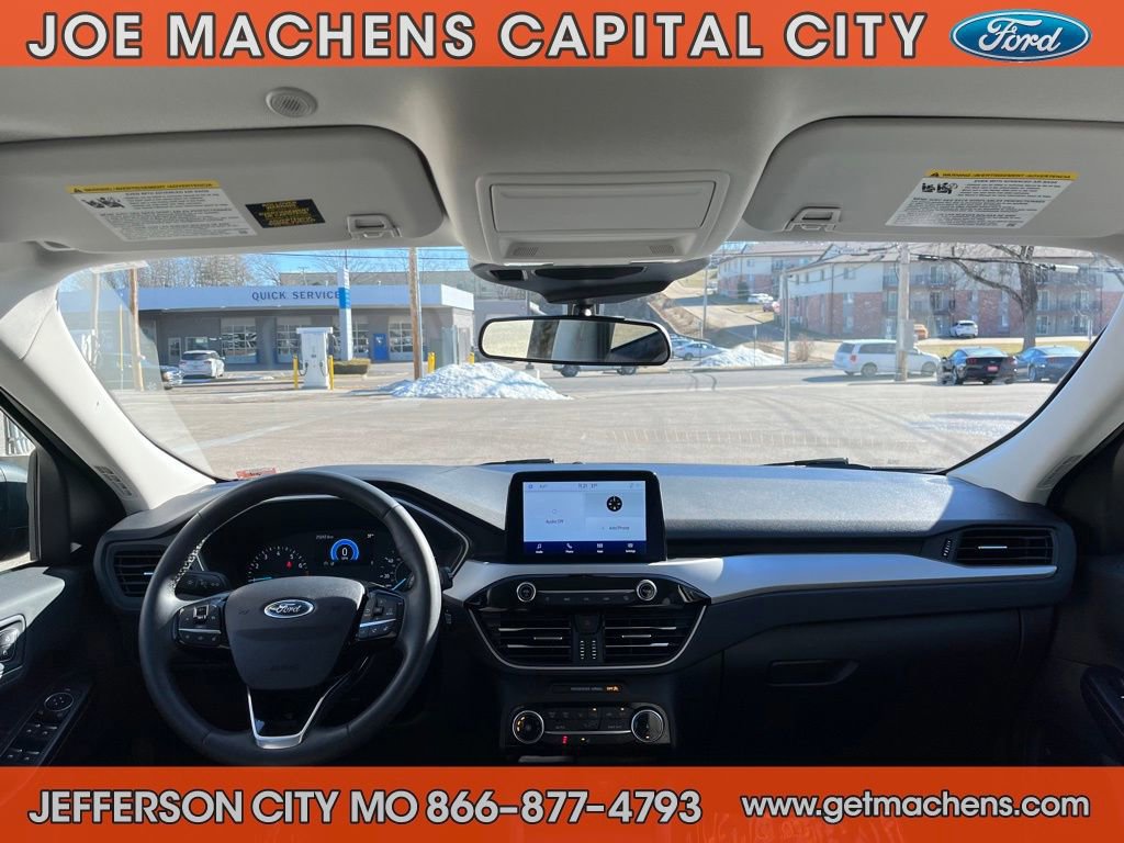 Certified 2022 Ford Escape SE w/ Cold Weather Package image 12