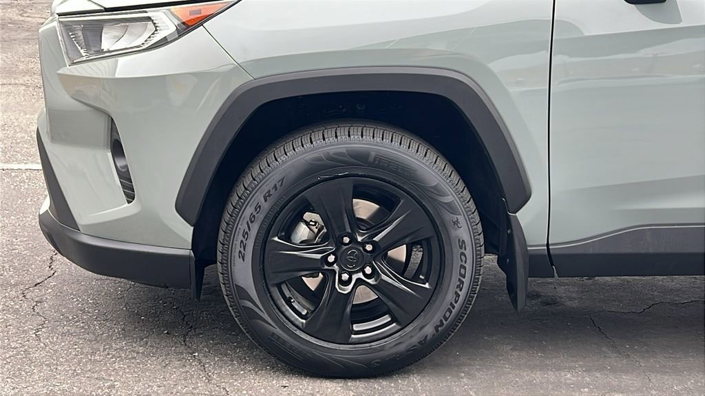 Used 2020 Toyota RAV4 XLE w/ All Weather Liner Package FWD image 10