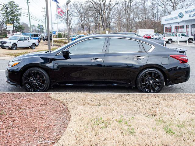 Used 2017 Nissan Altima 2.5 SR w/ Midnight Edition Package image 3