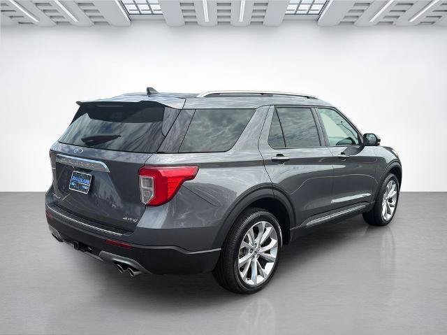 Certified 2023 Ford Explorer Platinum w/ Technology Package AWD/4WD image 3