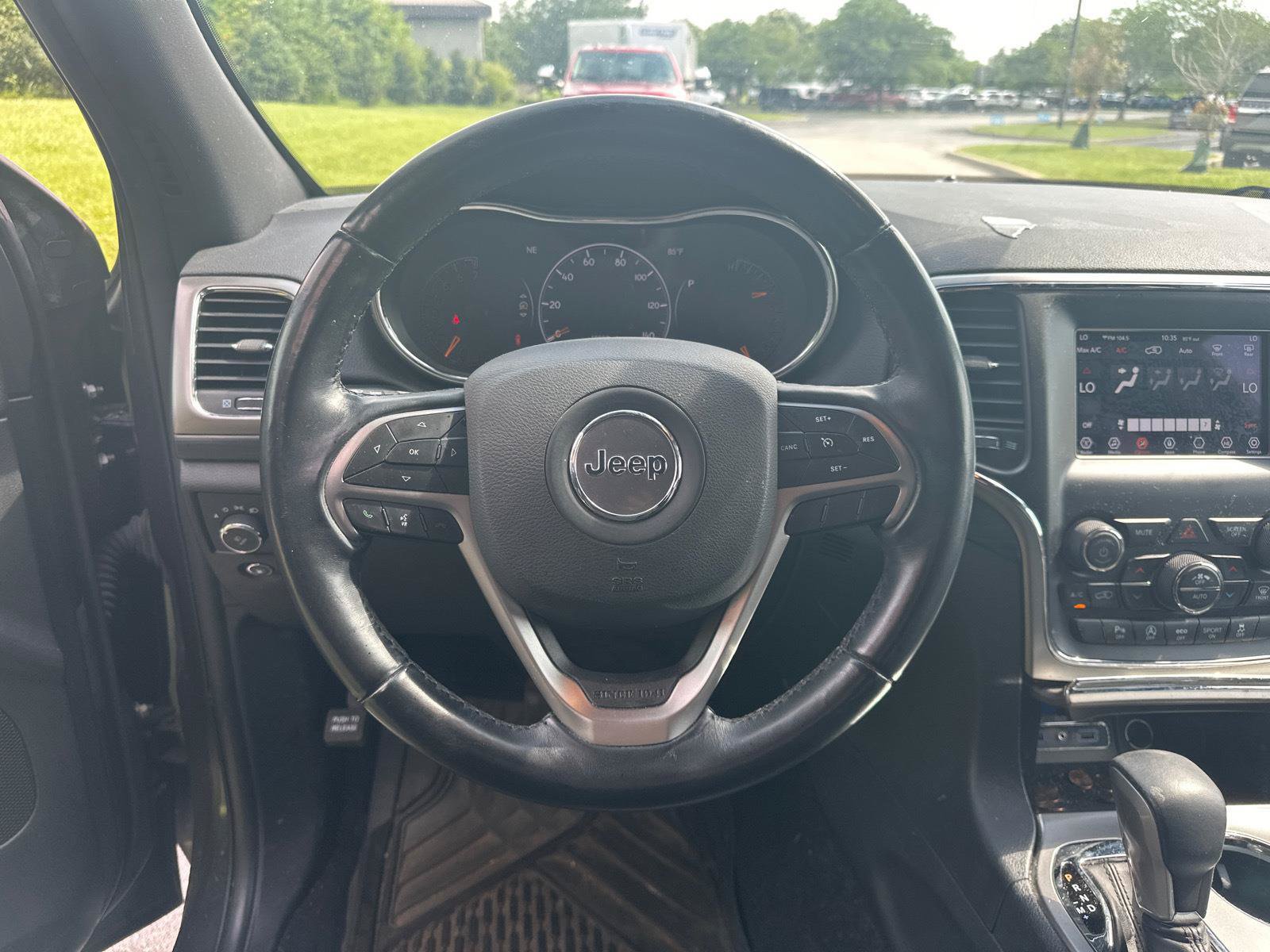 Used 2020 Jeep Grand Cherokee Laredo AWD/4WD image 16