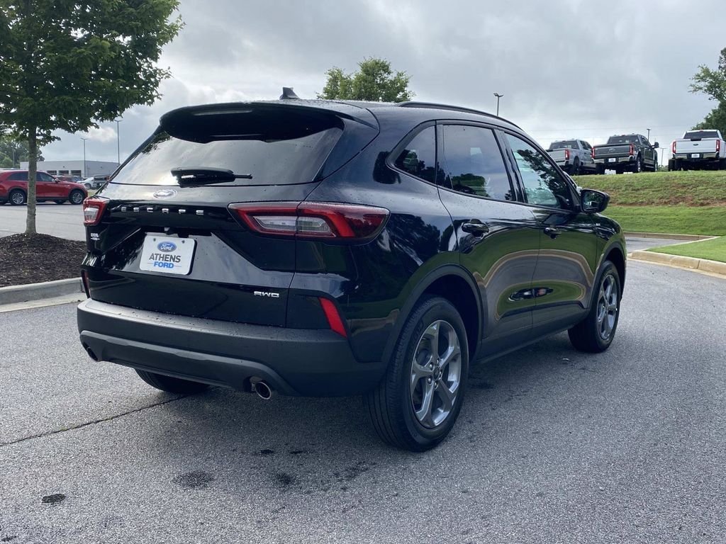 Certified 2025 Ford Escape ST-Line AWD/4WD image 3