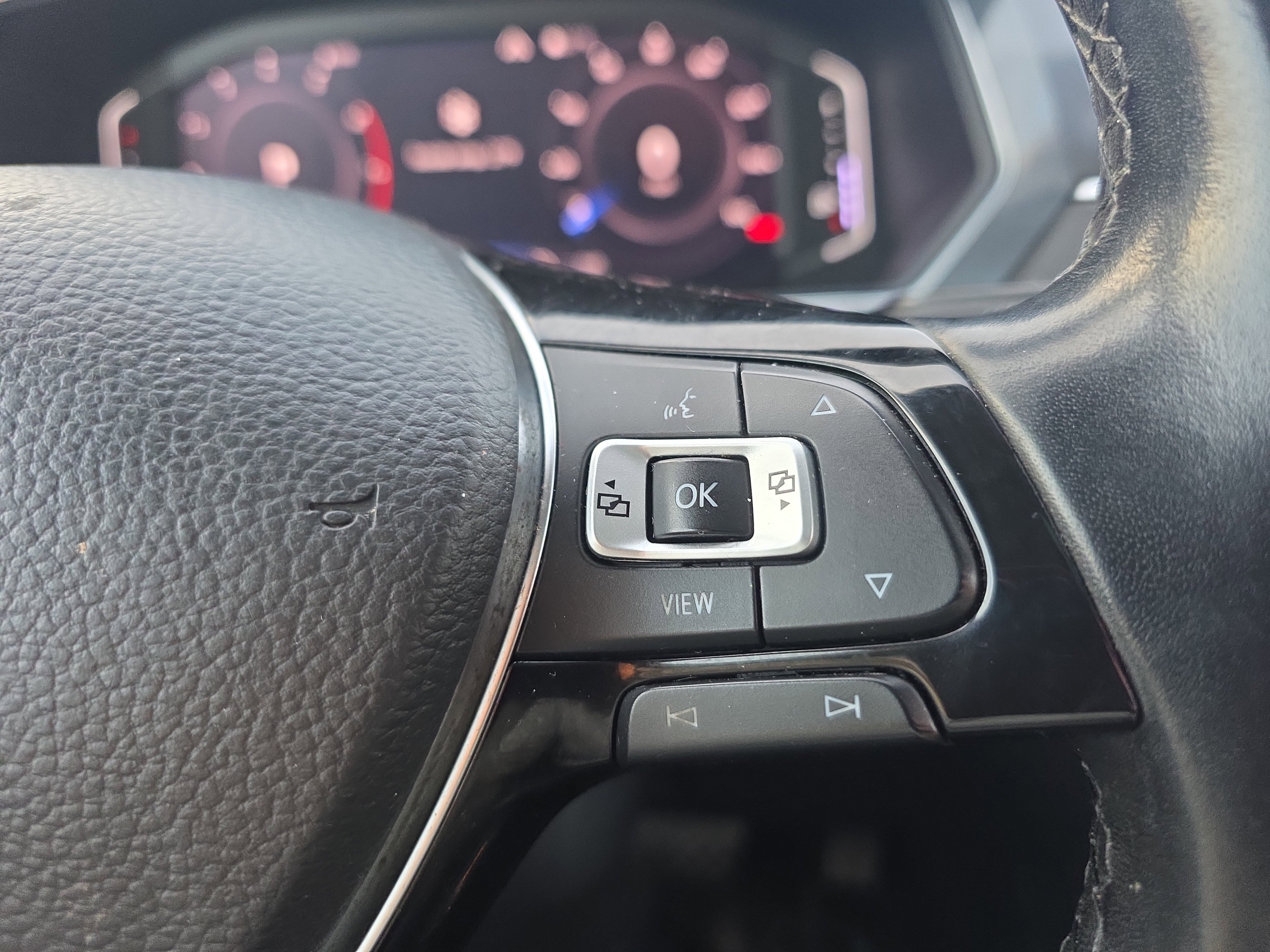 Used 2019 Volkswagen Tiguan SEL w/ 3rd Row Seat Package image 34