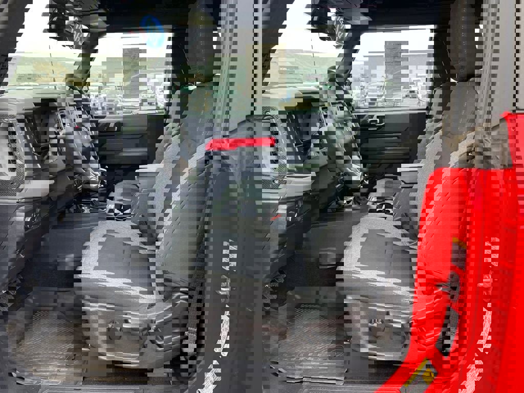 Certified 2022 Ford Bronco Base image 9