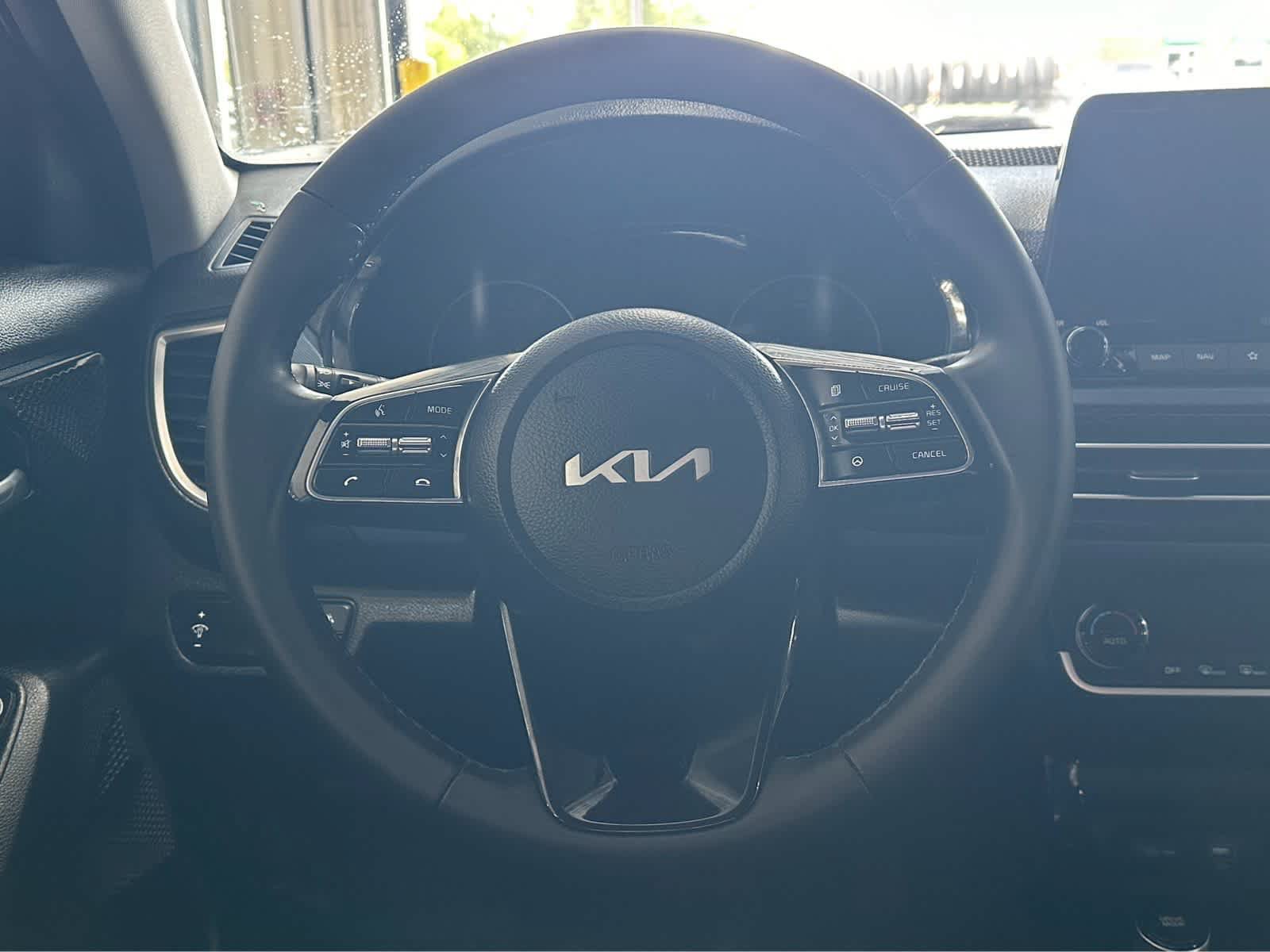 Used 2023 Kia Seltos S w/ Navigation Package AWD/4WD image 11