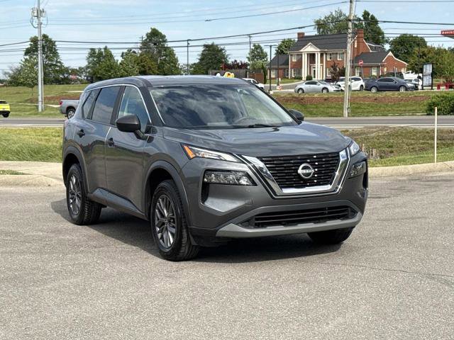 Used 2023 Nissan Rogue S AWD/4WD image 3