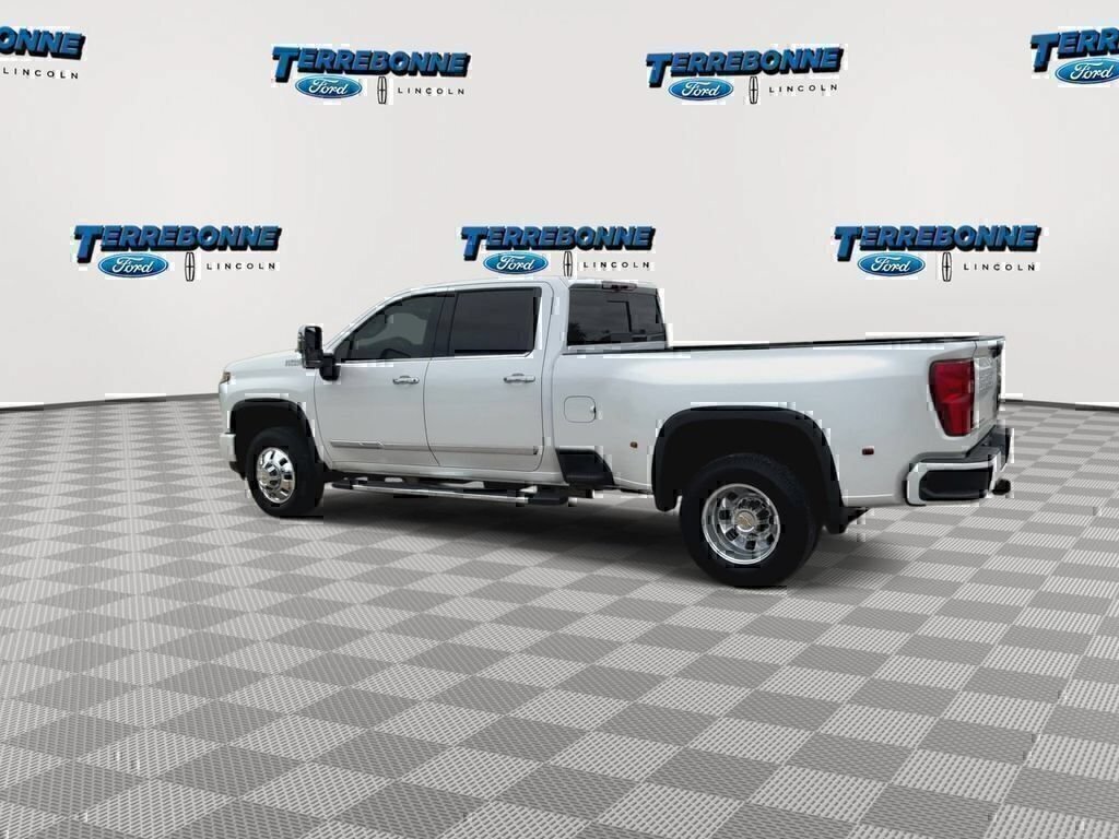 Used 2024 Chevrolet Silverado 3500 High Country w/ High Country Premium Package AWD/4WD image 6