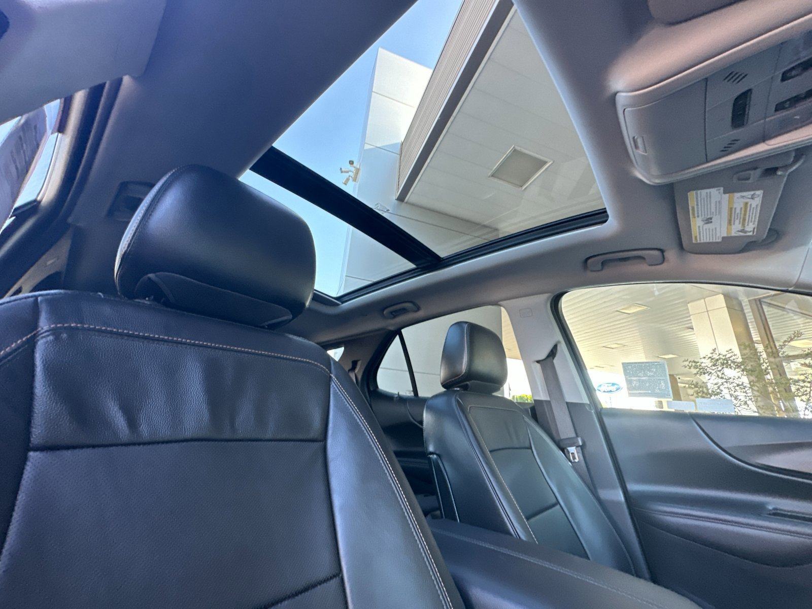 Used 2019 Chevrolet Equinox Premier image 17