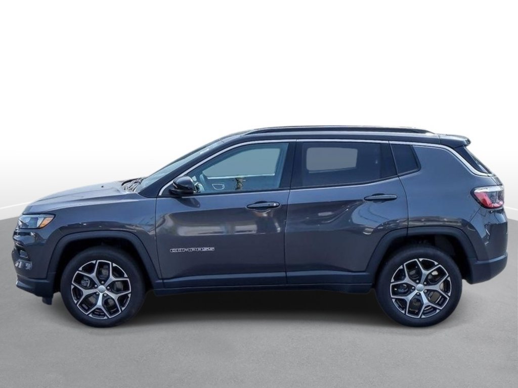 Used 2024 Jeep Compass Limited AWD/4WD image 4