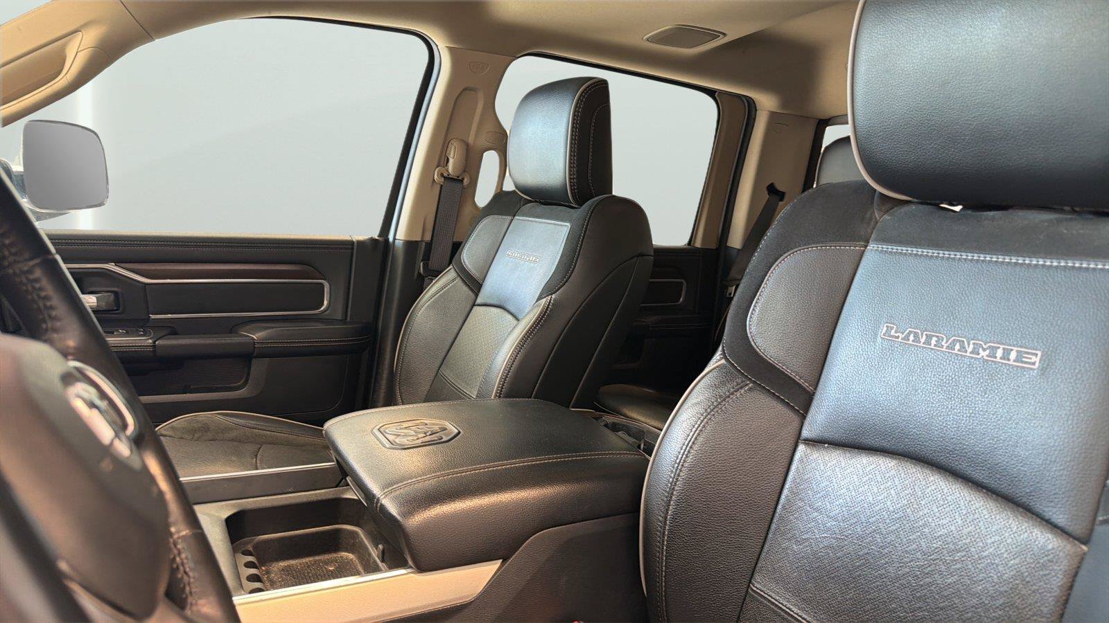 Used 2022 RAM 2500 Laramie AWD/4WD image 10