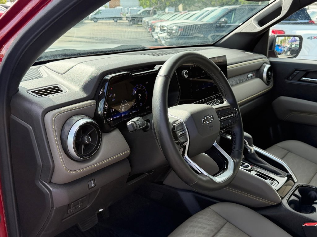 Used 2026 Chevrolet Colorado ZR2 w/ Technology Package AWD/4WD image 11