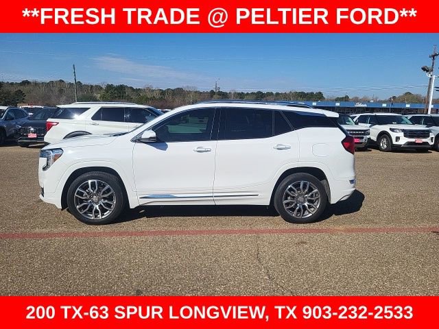 Used 2024 GMC Terrain Denali w/ Denali Premium Package image 4